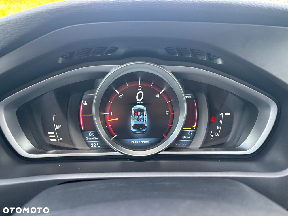 Volvo V40 Cross Country - 25