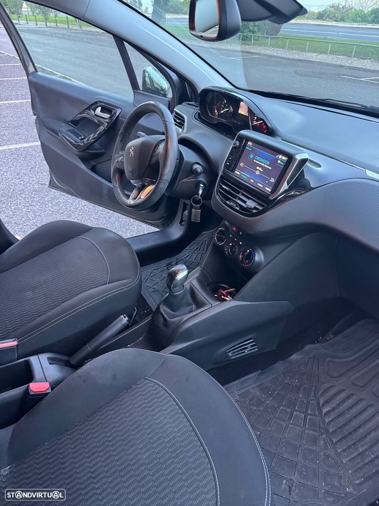 Peugeot 208 1.2 PureTech Style - 13