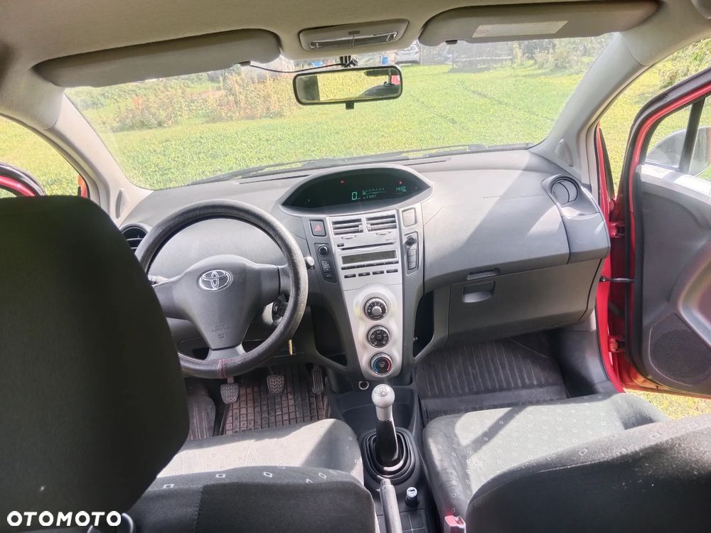 Toyota Yaris 1.3 Luna - 8