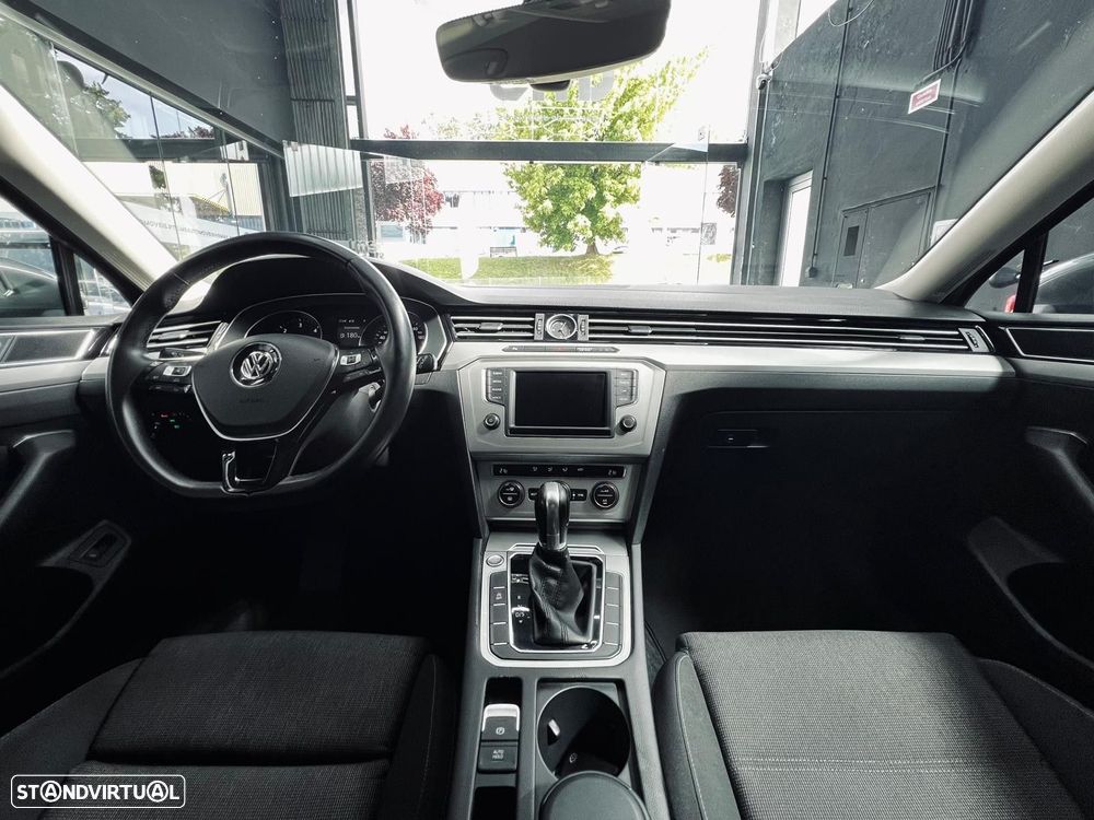 VW Passat 1.6 TDI DSG - 17