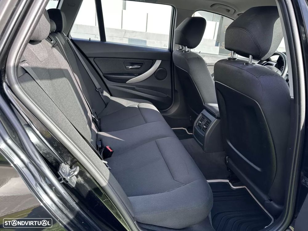 BMW 320 d Line Sport - 43