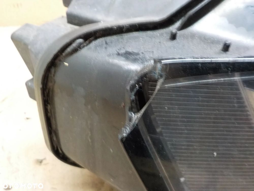 AUDI A4 B8 LAMPA PRAWY PRZÓD PRAWA EUROPA - 3