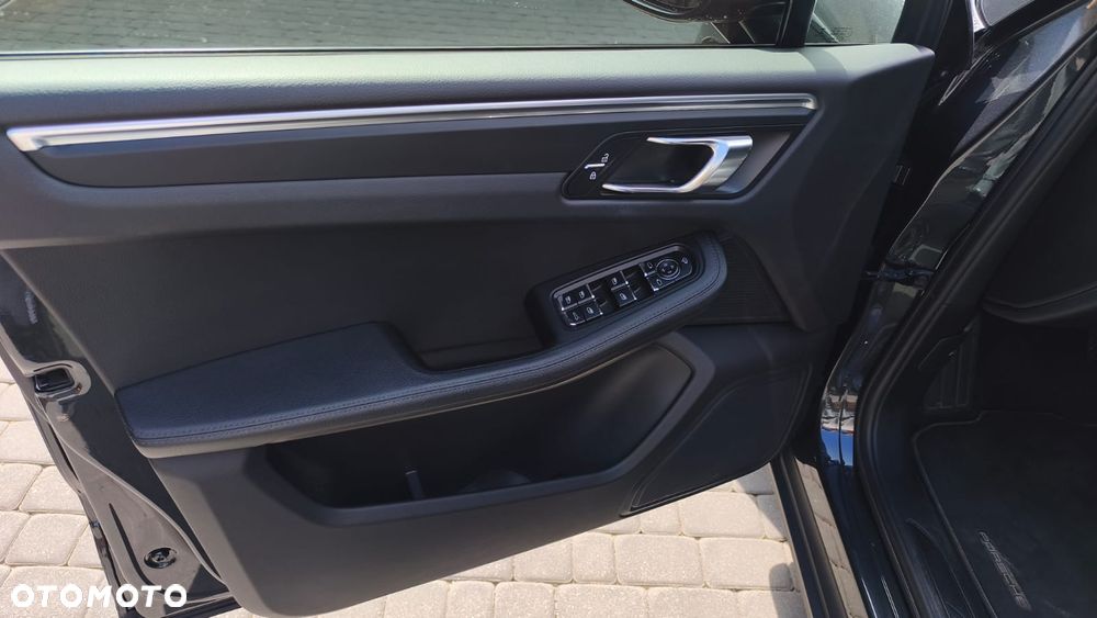 Porsche Macan Standard - 11