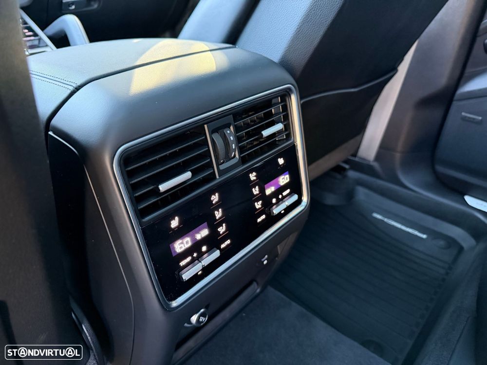 Porsche Cayenne Coupé E-Hybrid Platinum Edition - 41