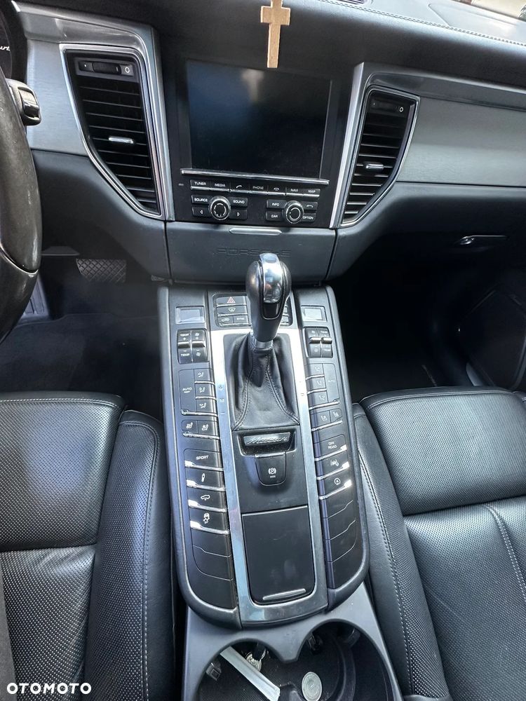 Porsche Macan Turbo - 10