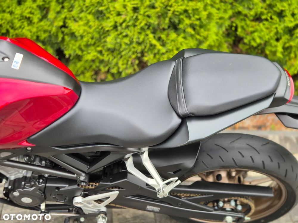 Honda CB - 23