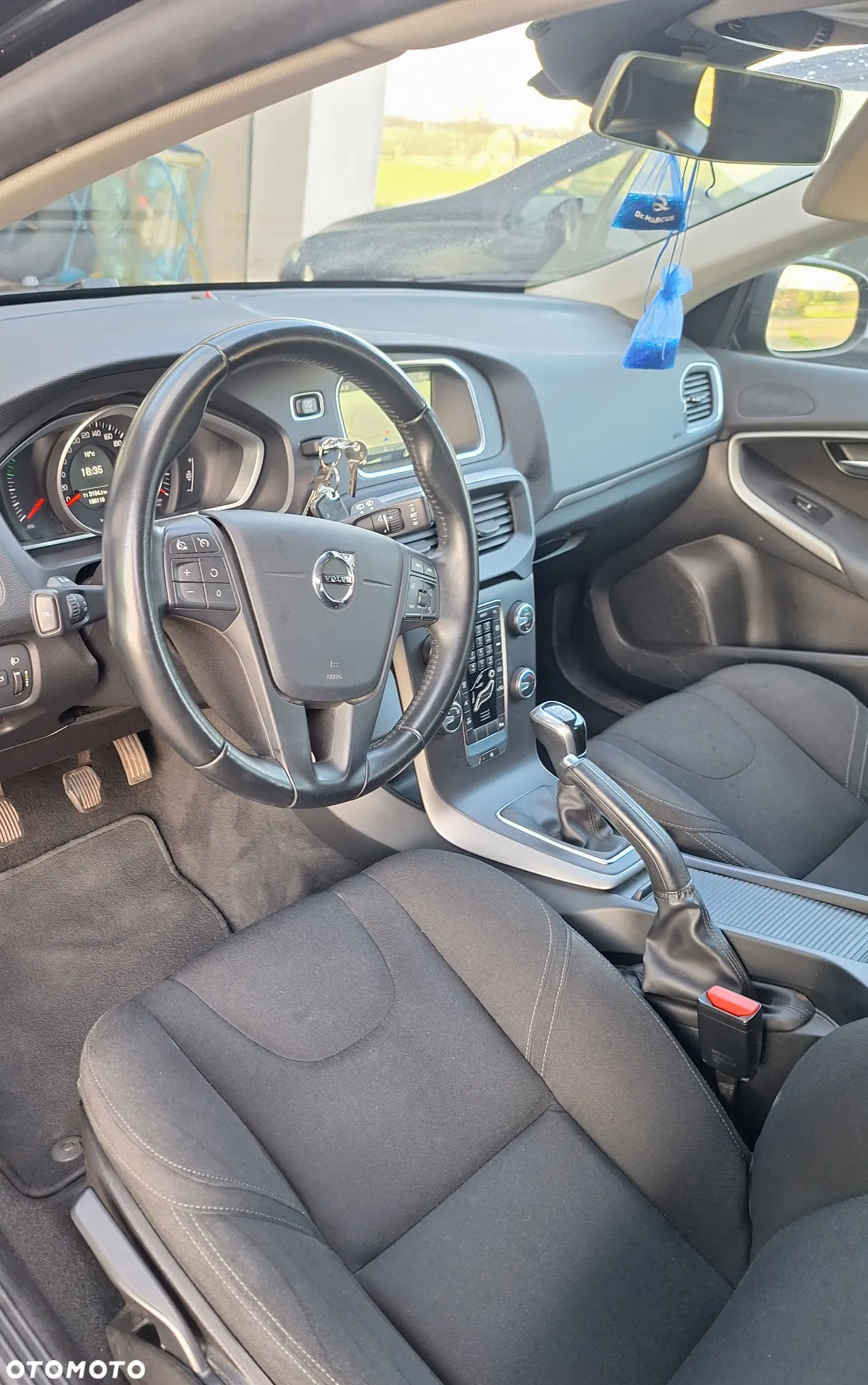 Volvo V40 D2 - 11