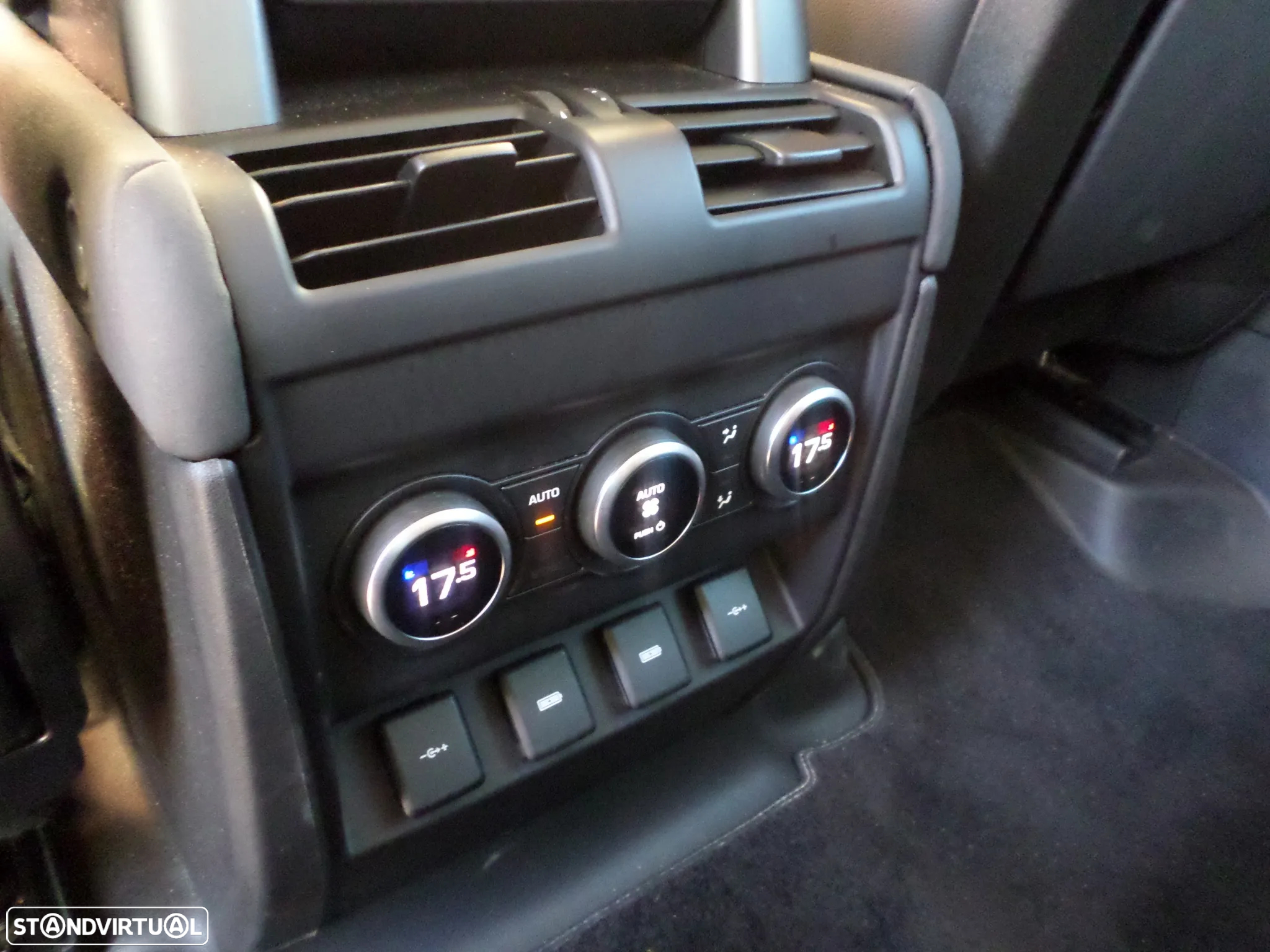Land Rover Defender 2.0 D 110 AWD First Edition - 10