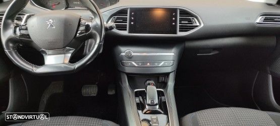 Peugeot 308 1.2 PureTech Allure EAT8 - 5