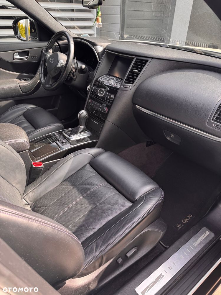 Infiniti QX70 3.7 S Premium - 11