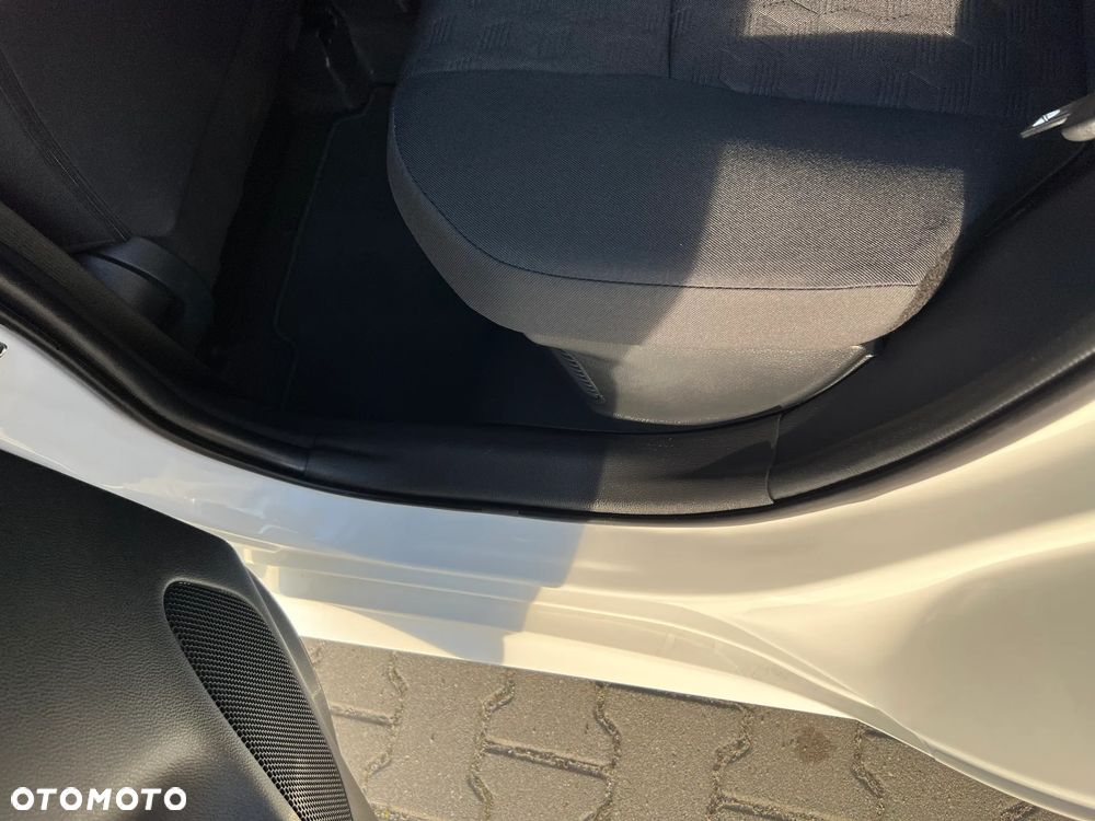 Toyota Yaris - 15