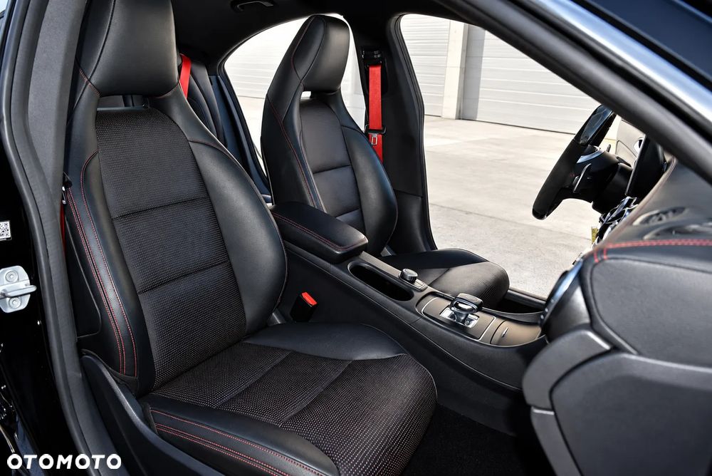 Mercedes-Benz CLA - 17