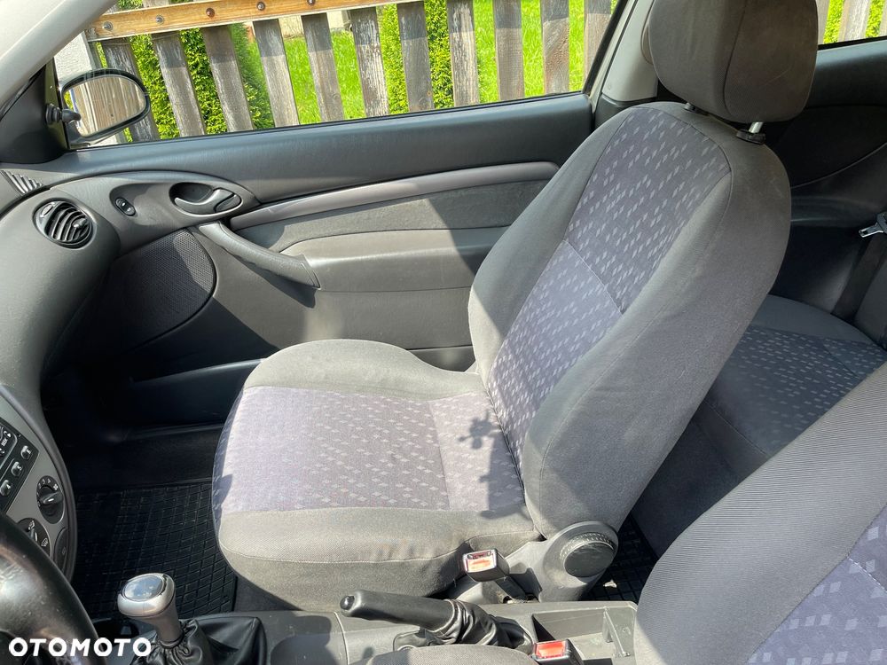 Ford Focus 1.6 Trend - 35