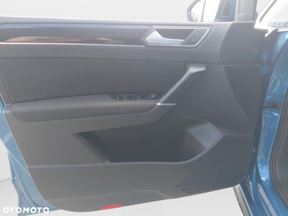 Volkswagen Touran - 21