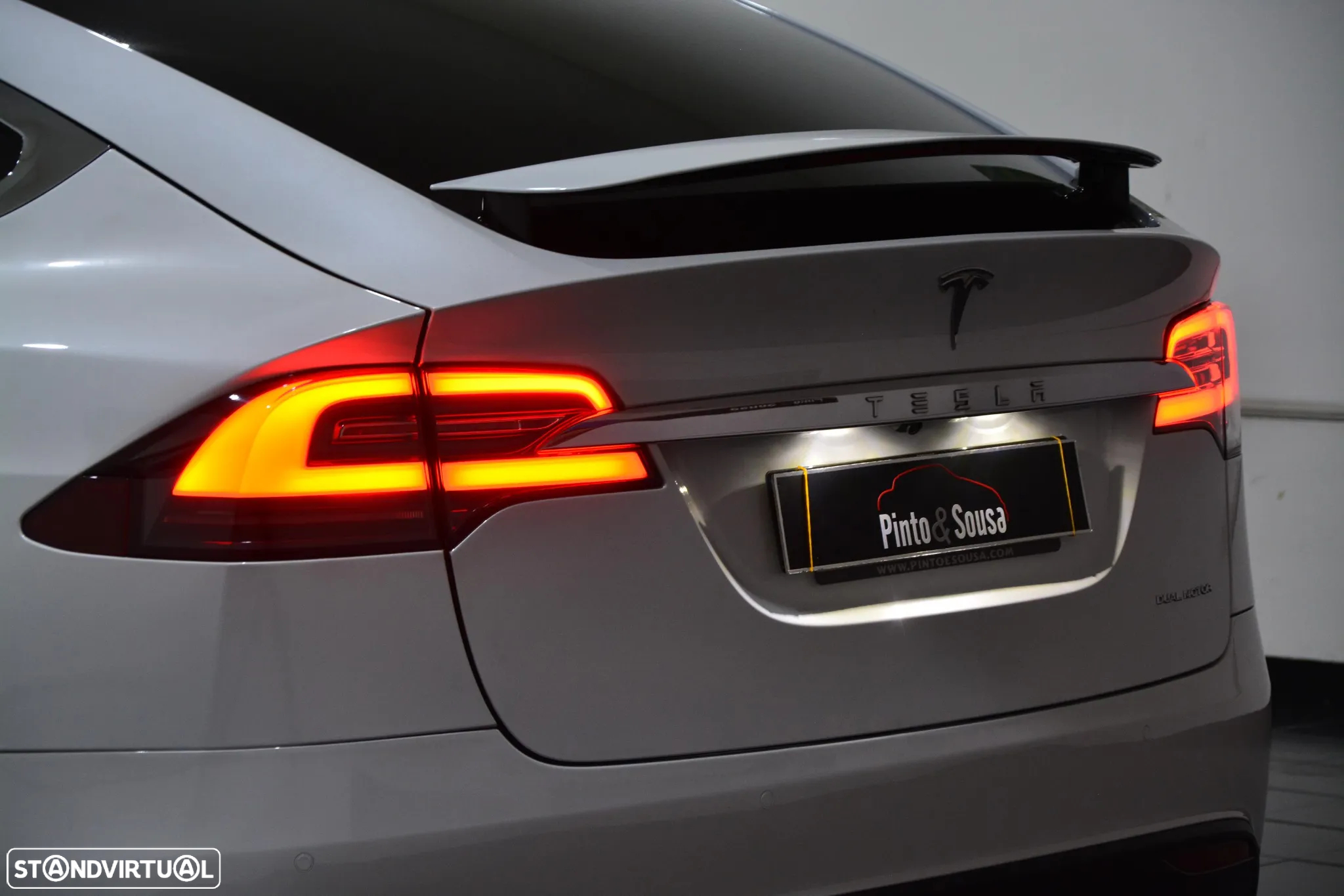 Tesla Model X 100 kWh Long Range AWD - 16