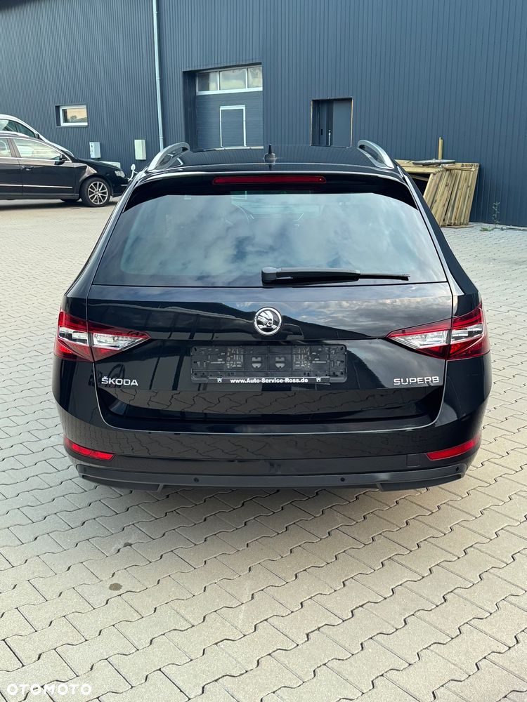 Skoda Superb 2.0 TDI Sportline DSG - 7