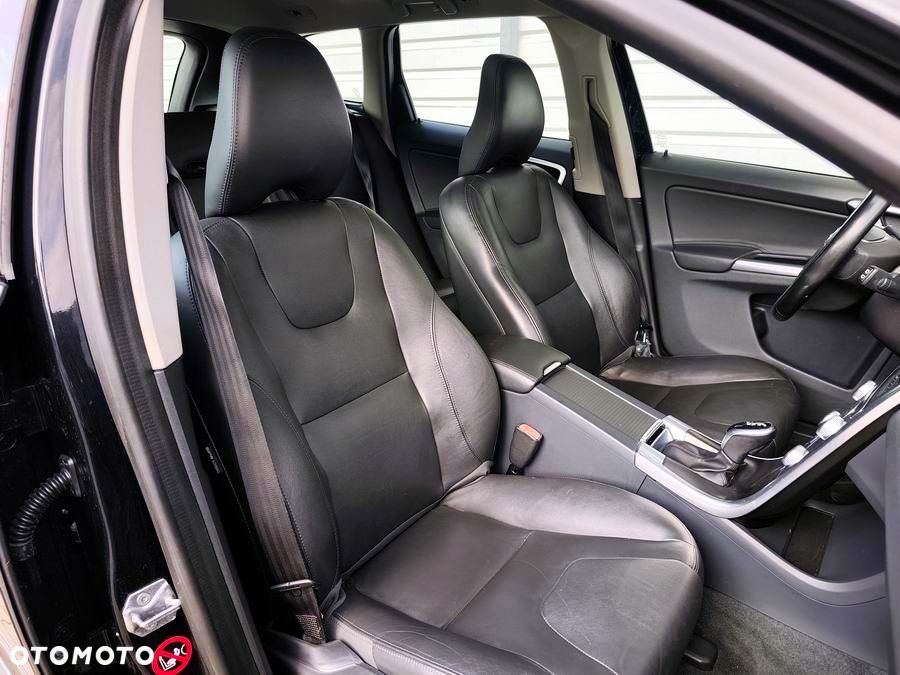 Volvo XC 60 D4 Geartronic Summum - 16