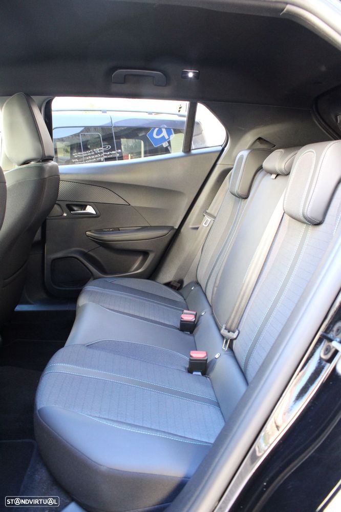 Peugeot 2008 PureTech 130 EAT8 Allure - 31