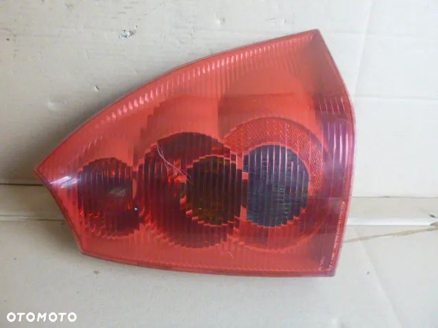 LAMPA PRAWY TYŁ PRAWA TYLNA PEUGEOT 307 KOMBI 01-05 - 5