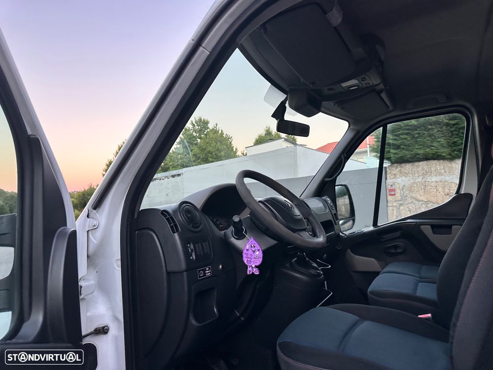 Renault Master 17 Lugares - 32