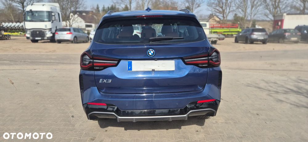 BMW iX3 - 15