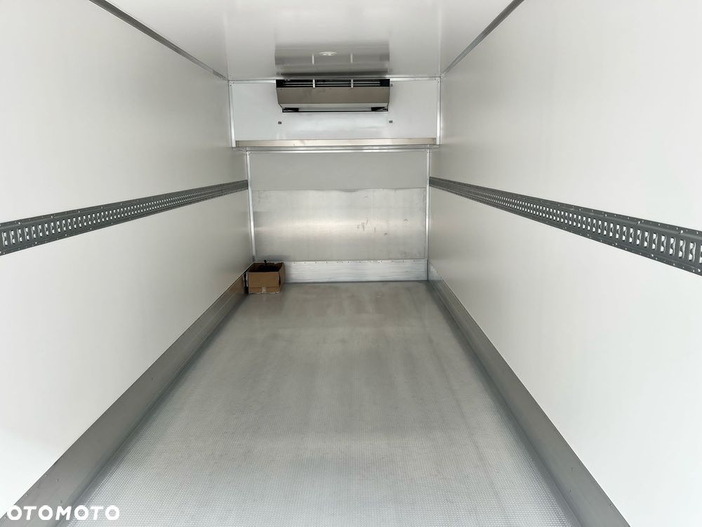 Mercedes-Benz Actros - 17