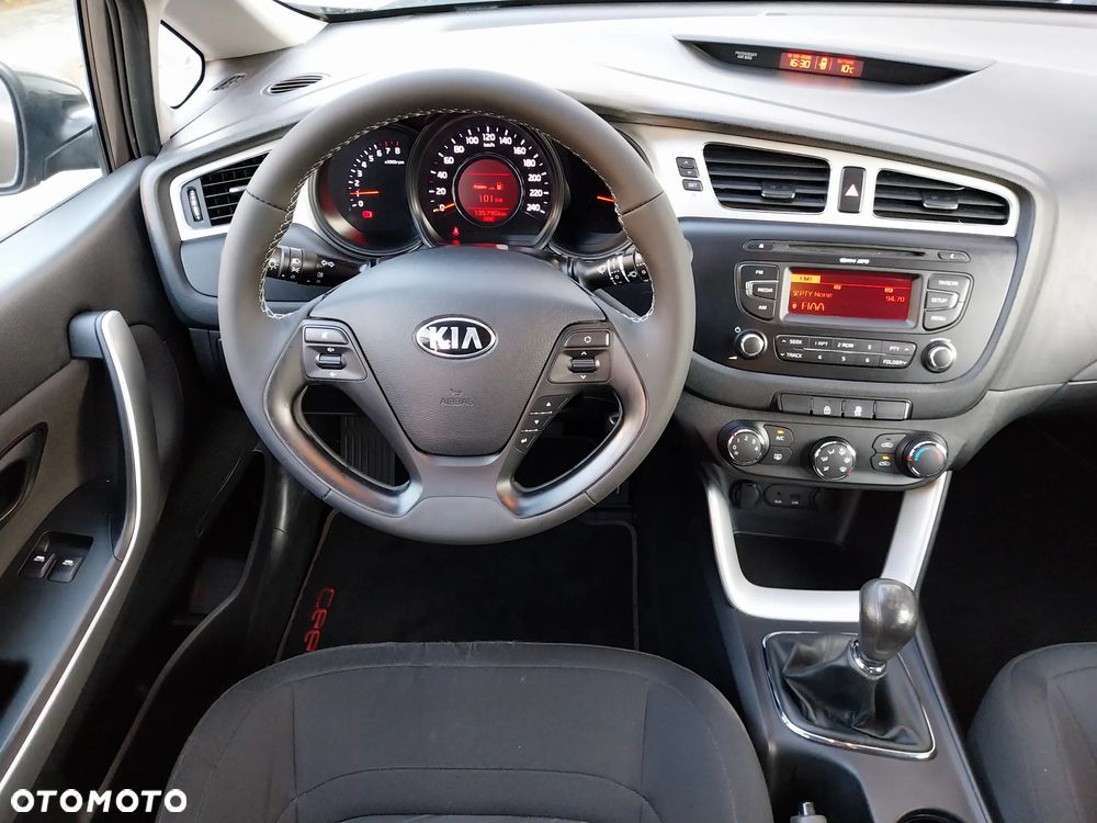 Kia Ceed 1.4 CVVT Attract - 14