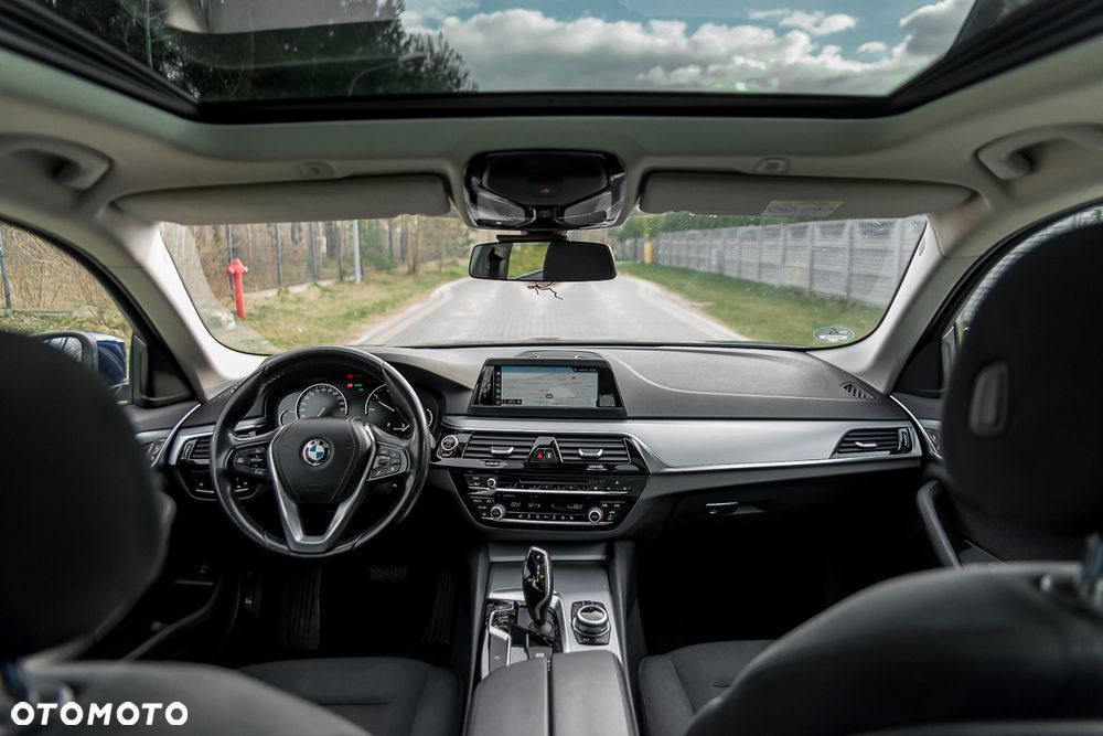 BMW Seria 5 525d - 24