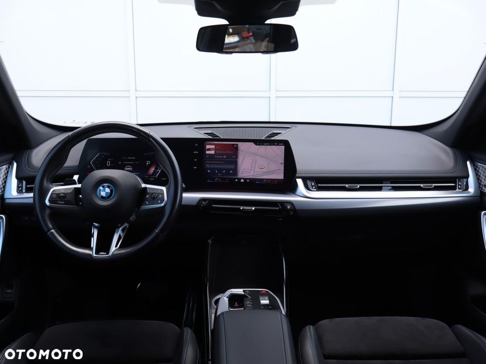 BMW iX1 - 6
