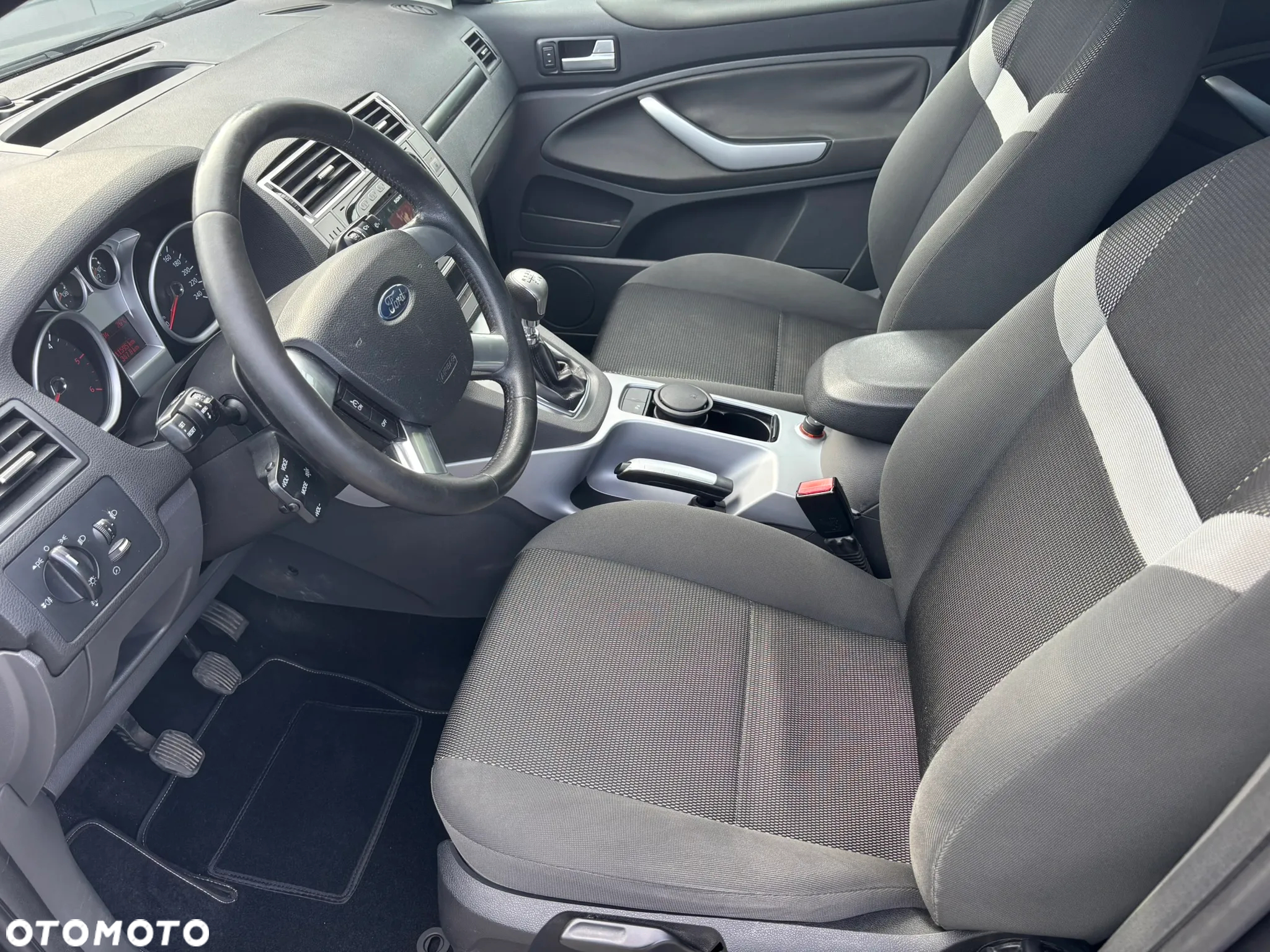 Ford Kuga 2.0 TDCi Titanium - 3