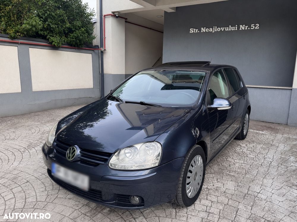 Volkswagen Golf - 1