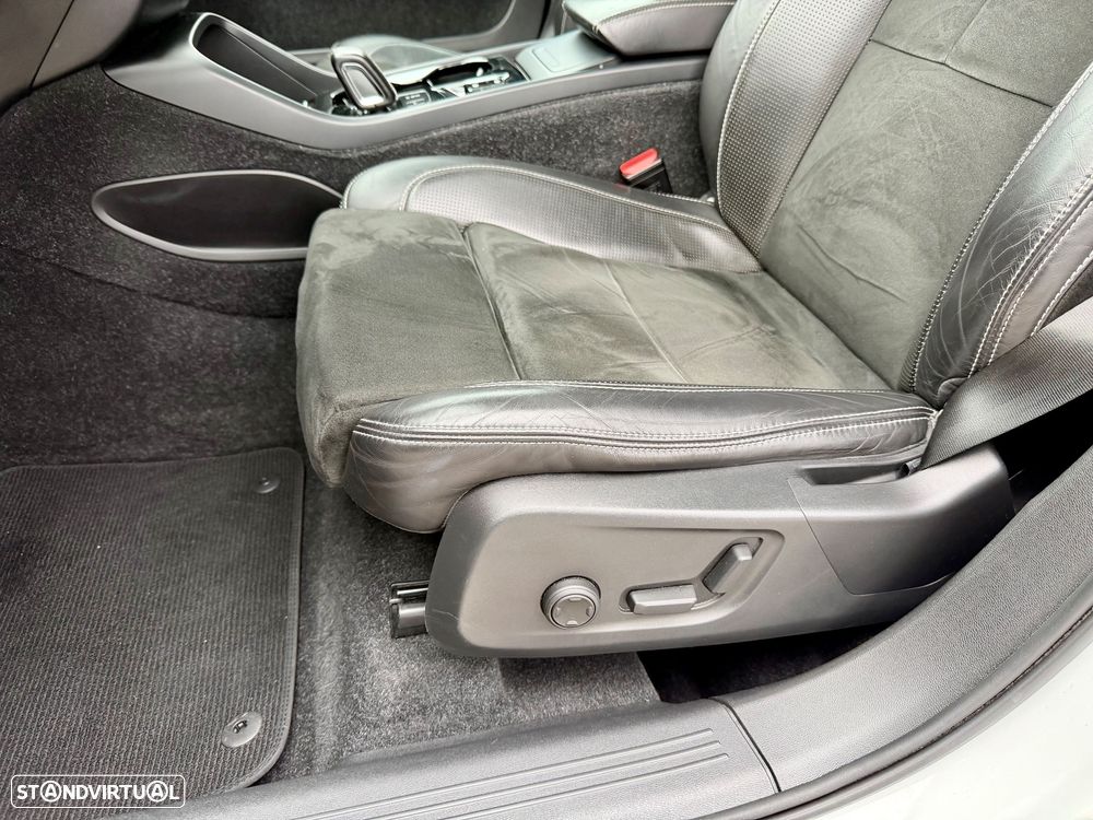 Volvo XC 40 2.0 D3 R-Design AWD Geartronic - 17