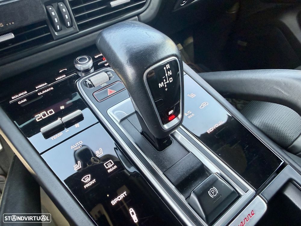 Porsche Cayenne S Tiptronic S Platinum Edition - 25