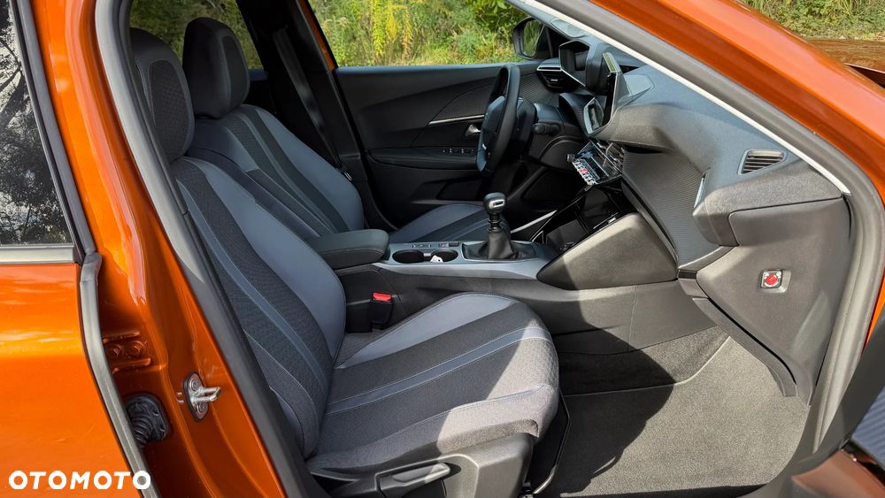 Peugeot 2008 1.2 Pure Tech GPF Allure S&S - 17