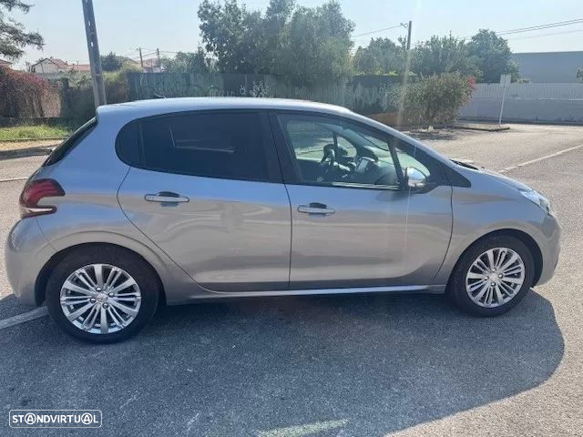 Peugeot 208 1.2 PureTech Allure - 6