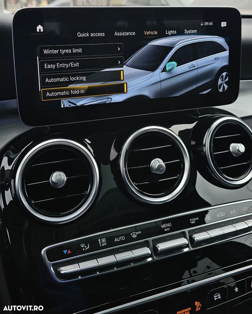 Mercedes-Benz GLC 300 e 4MATIC - 24