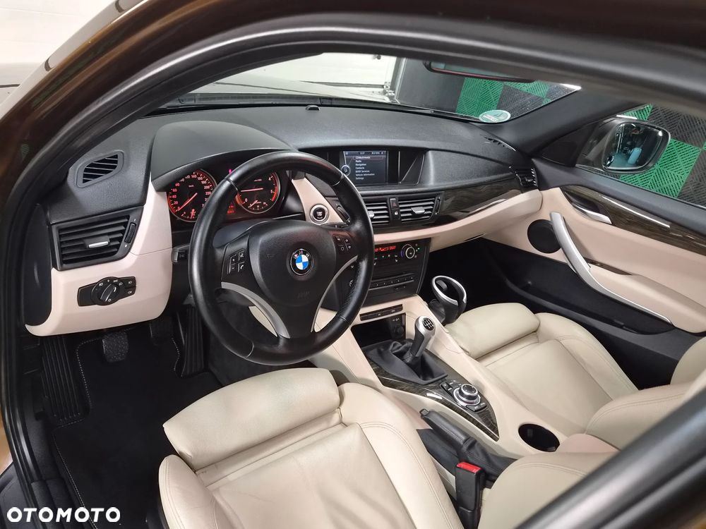 BMW X1 sDrive20d - 20