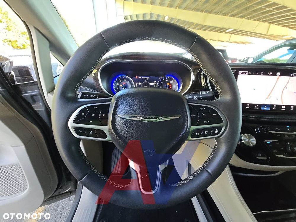 Chrysler Pacifica - 8
