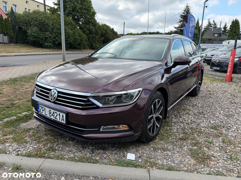 Volkswagen Passat - 1