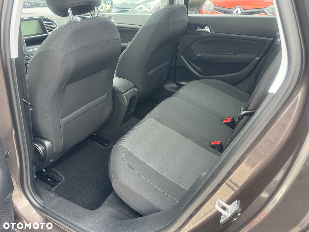 Peugeot 308 BlueHDi 120 Stop & Start Business-Line - 23