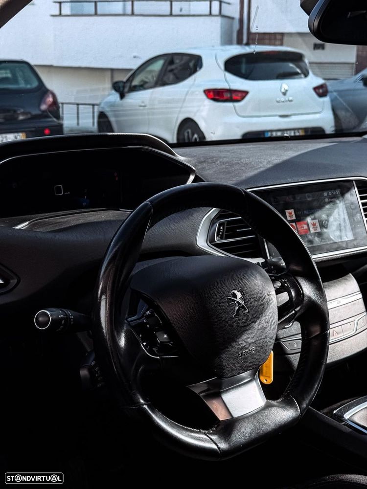 Peugeot 308 1.5 BlueHDi Style - 11