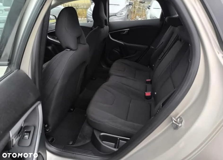 Volvo V40 D2 Geartronic Momentum - 18