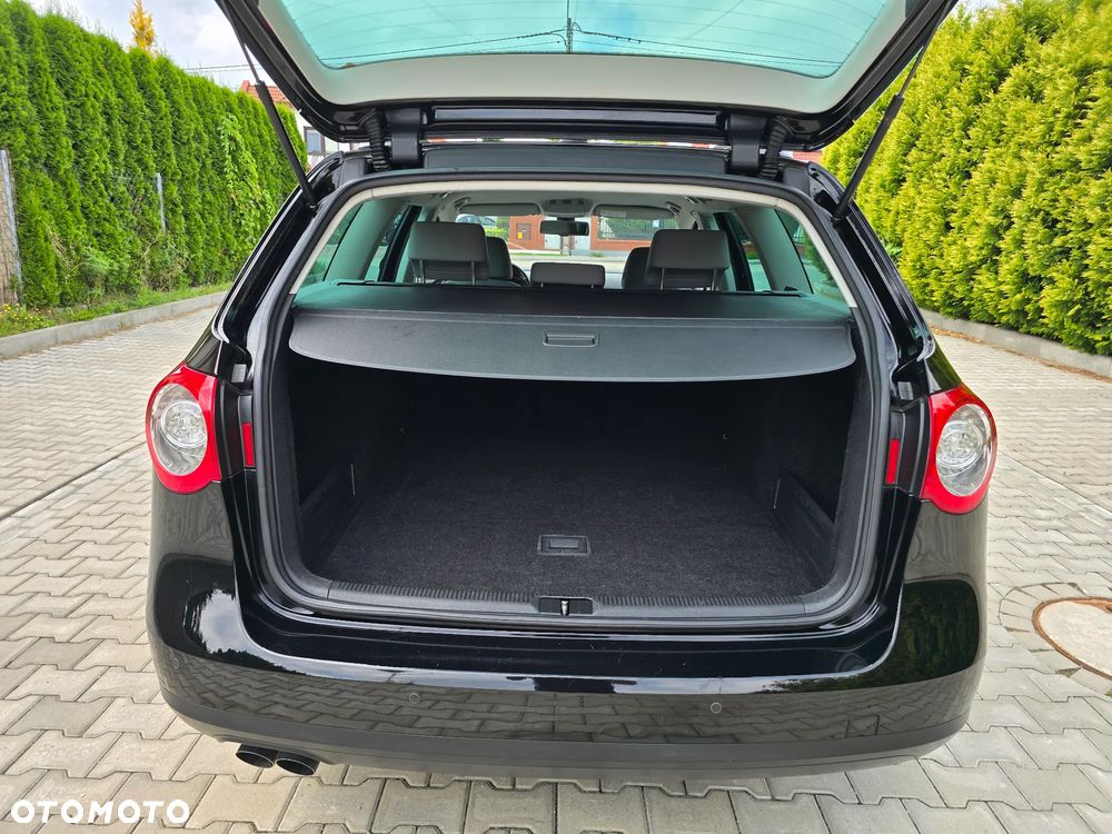 Volkswagen Passat 2.0 TDI DPF BlueMotion Technology Sportline - 21