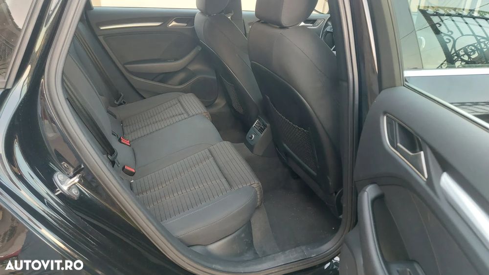 Audi A3 ack 1.5 35 TFSI Basic - 11