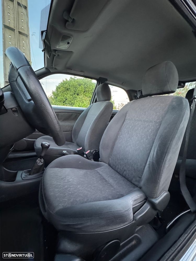 Ford Fiesta 1.25 Ghia - 14