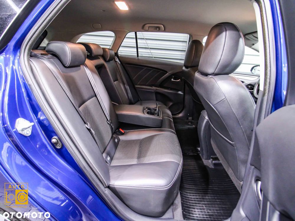 Toyota Avensis 2.0 D-4D Prestige - 11