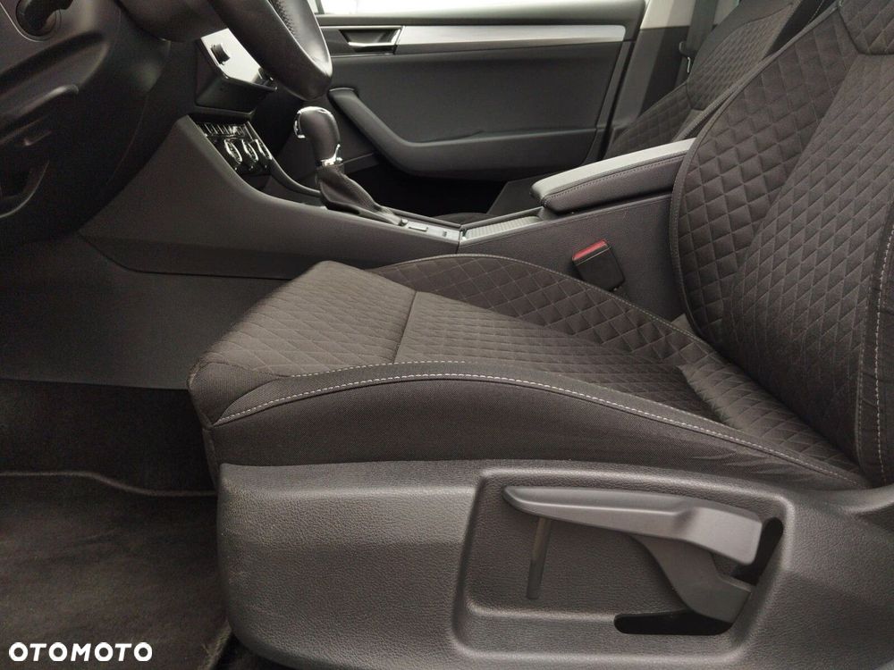 Skoda Superb 2.0 TDI SCR Ambition DSG - 18