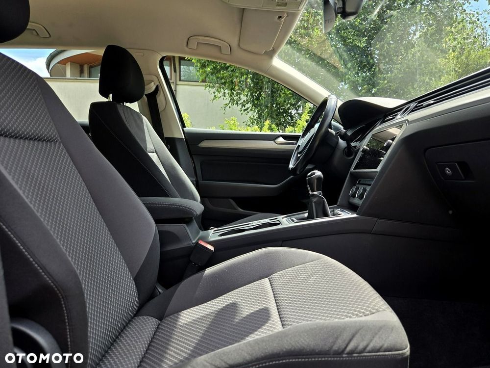 Volkswagen Passat Variant 2.0 TDI SCR Trendline - 5