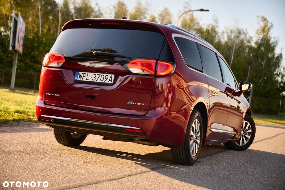 Chrysler Pacifica - 4