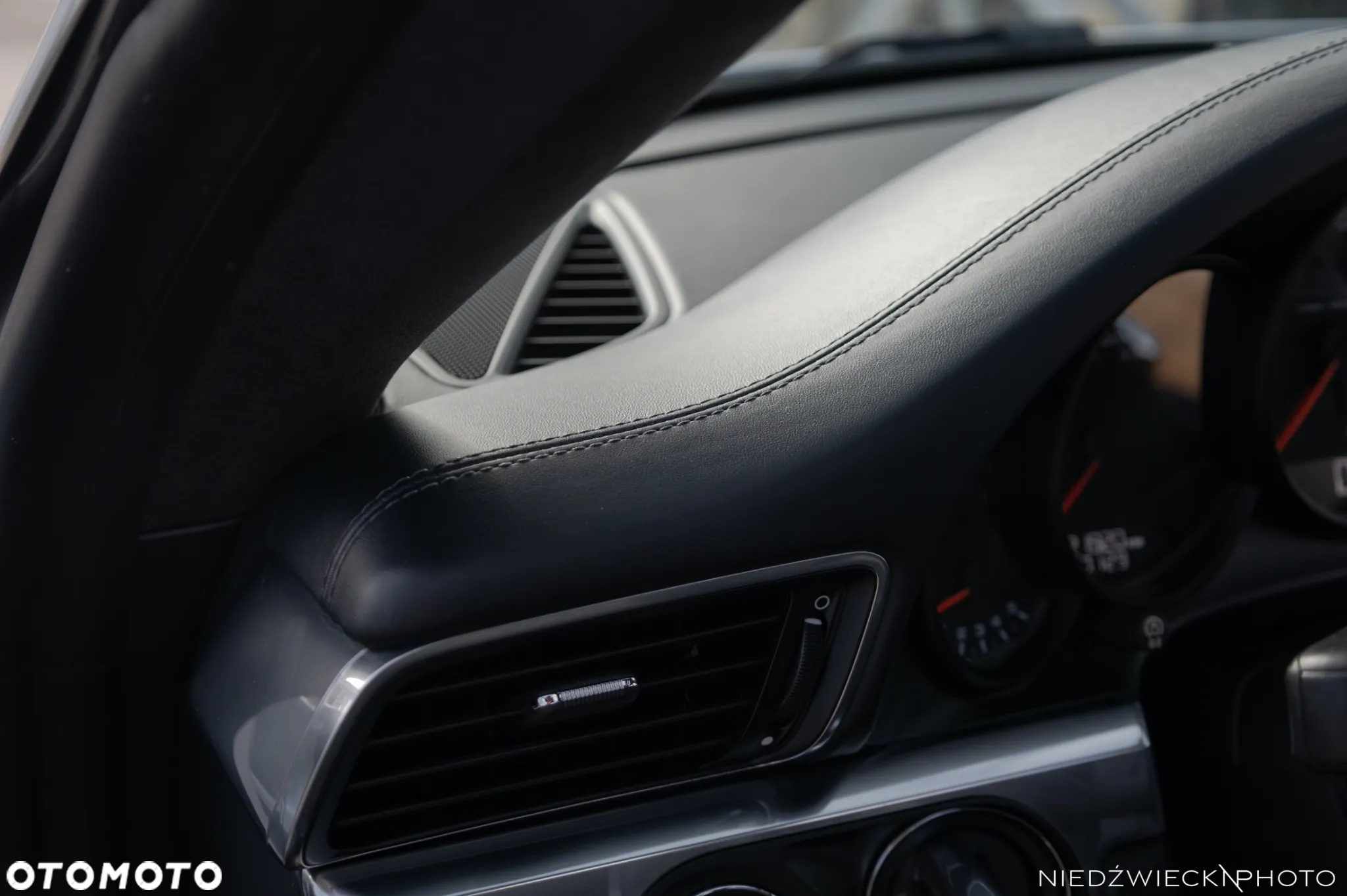 Porsche 911 50th Anniversary Edition PDK - 17